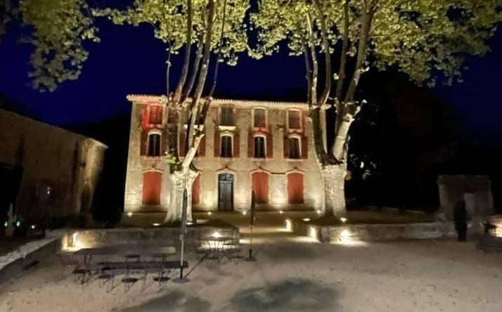 Chateau POnt Royal de nuit