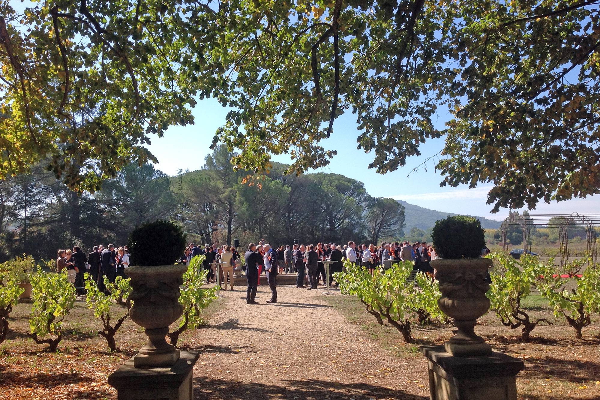 notre cuisine de remise en température permet aux traiteurs de travailler confortablement