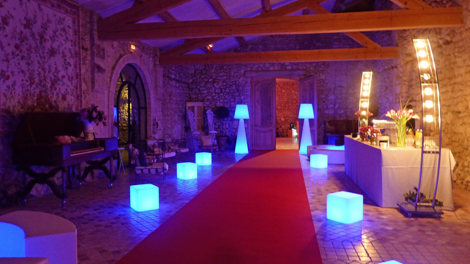 TAPIS ROUGE POUR JAMES BOND