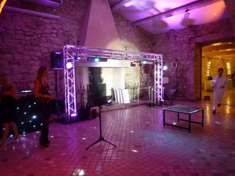 spectacle d'illusioniste devant notre cheminée